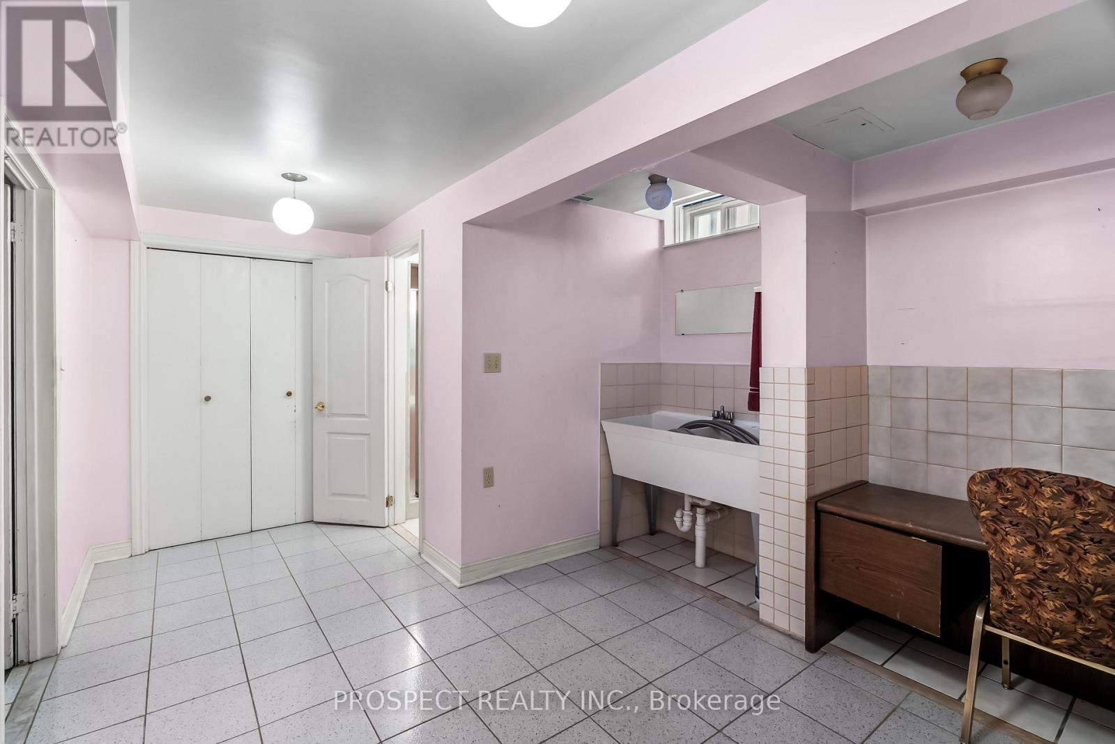 9 WHEATLEY ROAD - 36