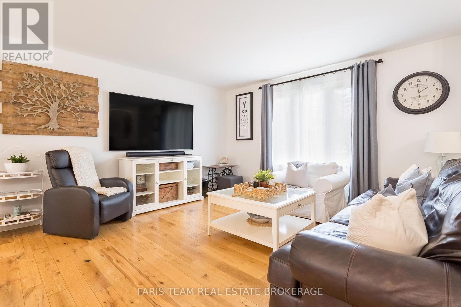 730 TRINITY STREET - 11