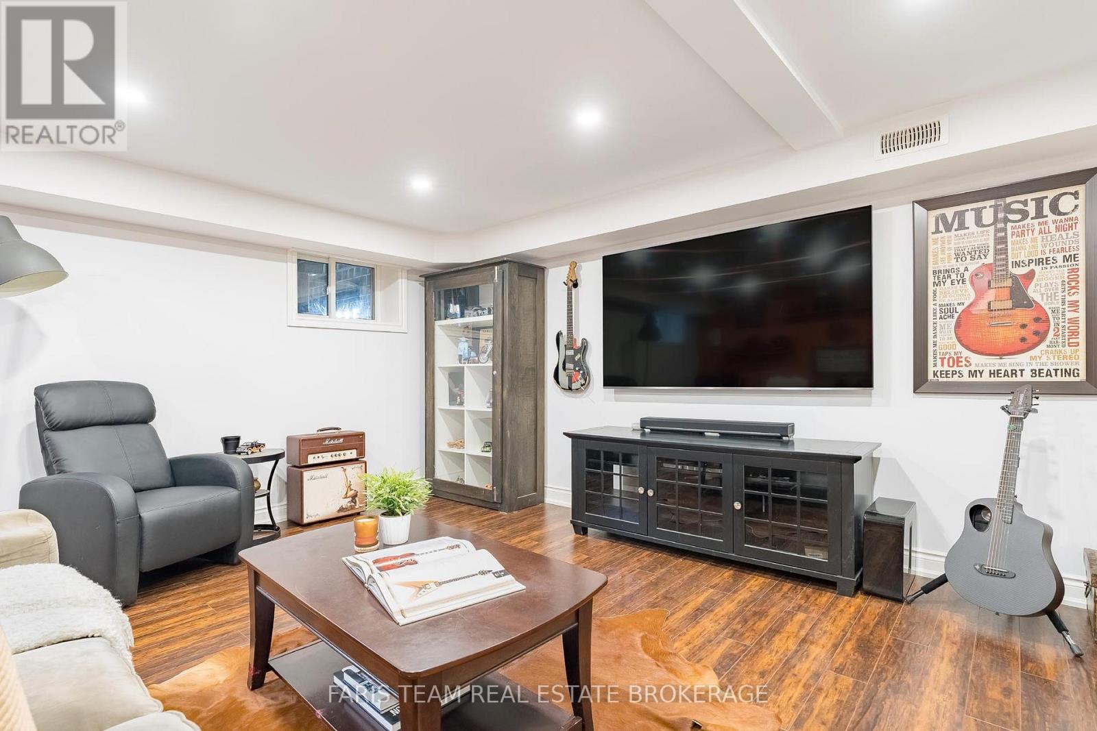 730 TRINITY STREET - 26