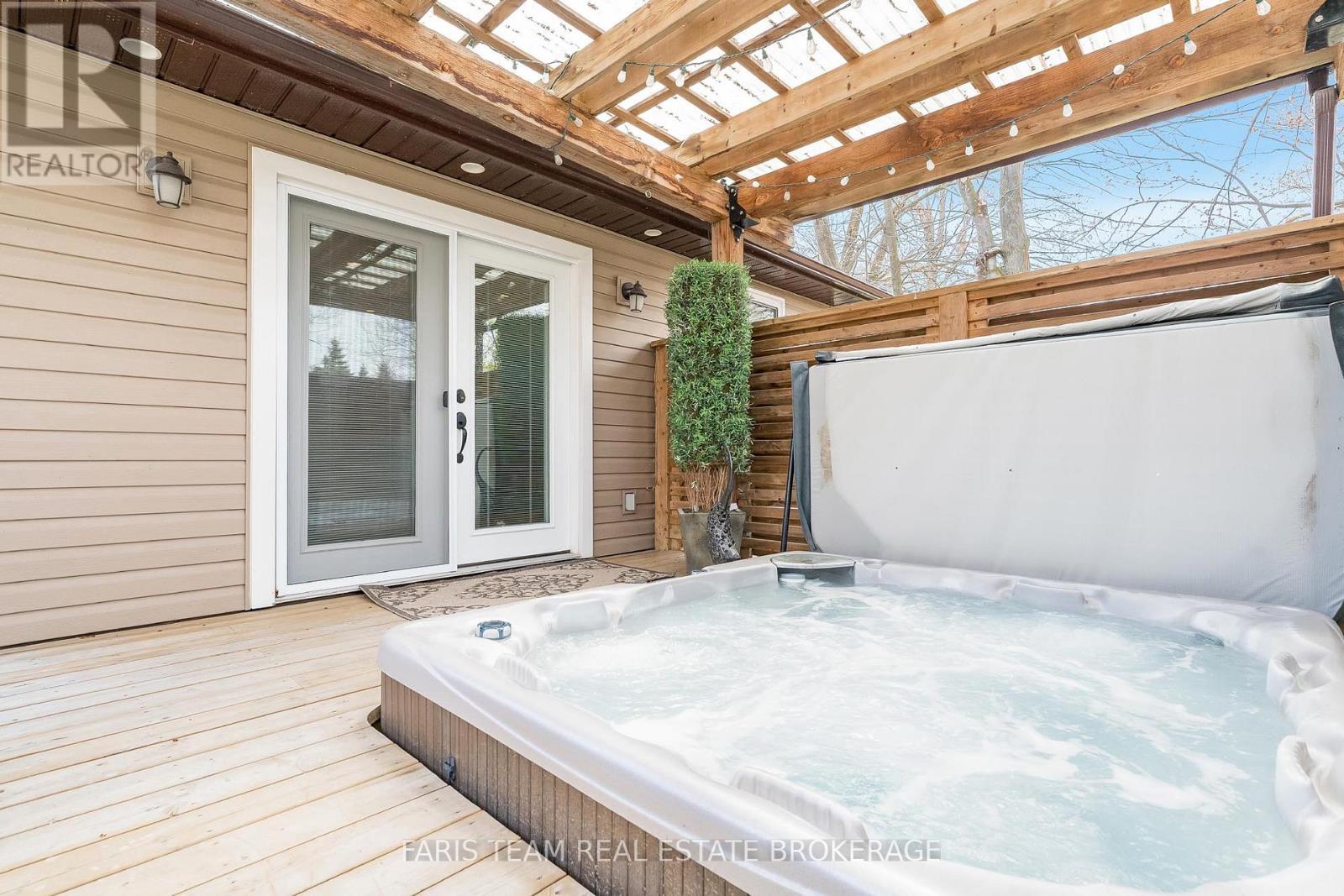 730 TRINITY STREET - 31