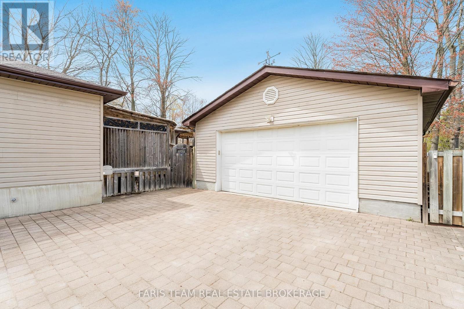 730 TRINITY STREET - 37