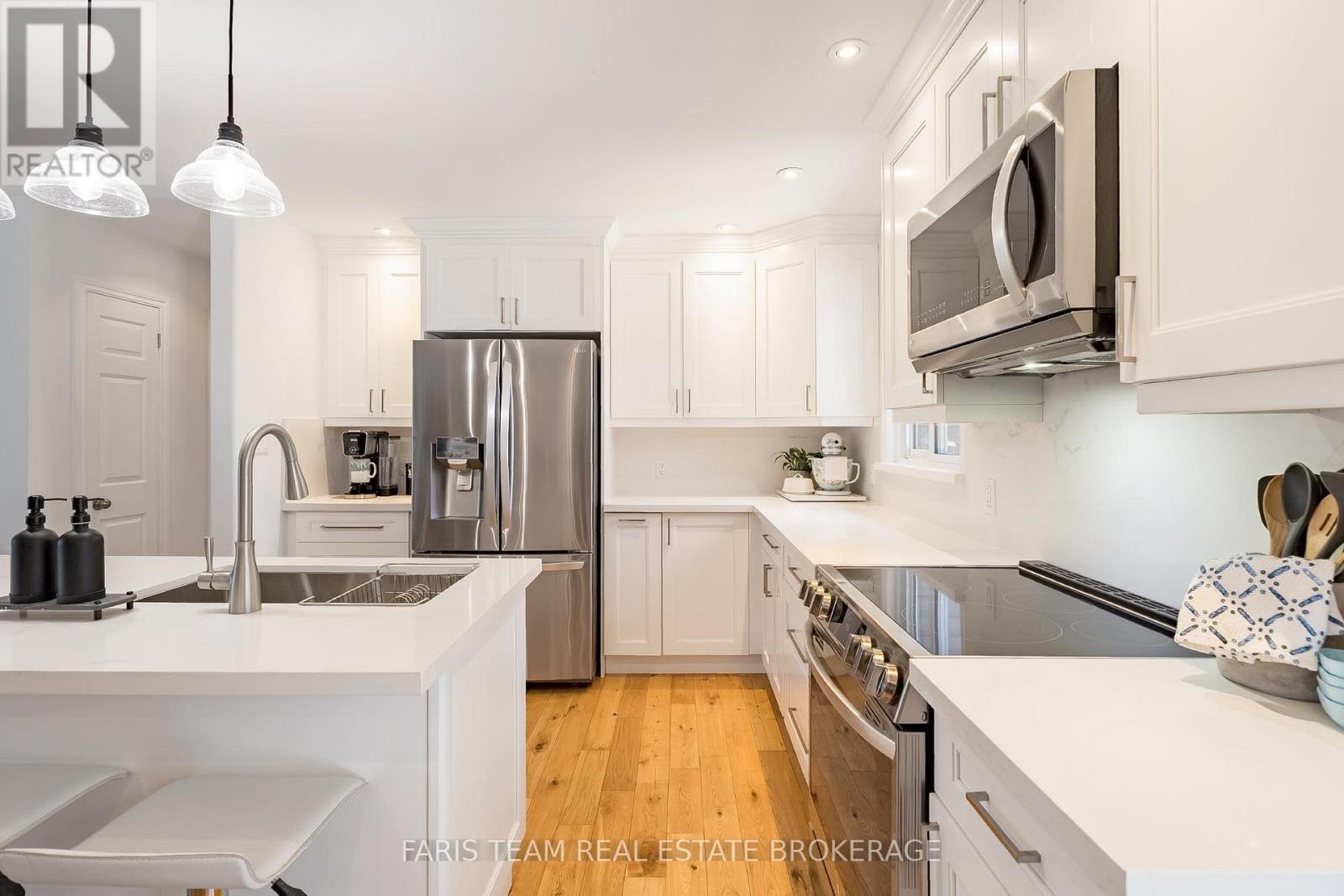 730 TRINITY STREET - 6