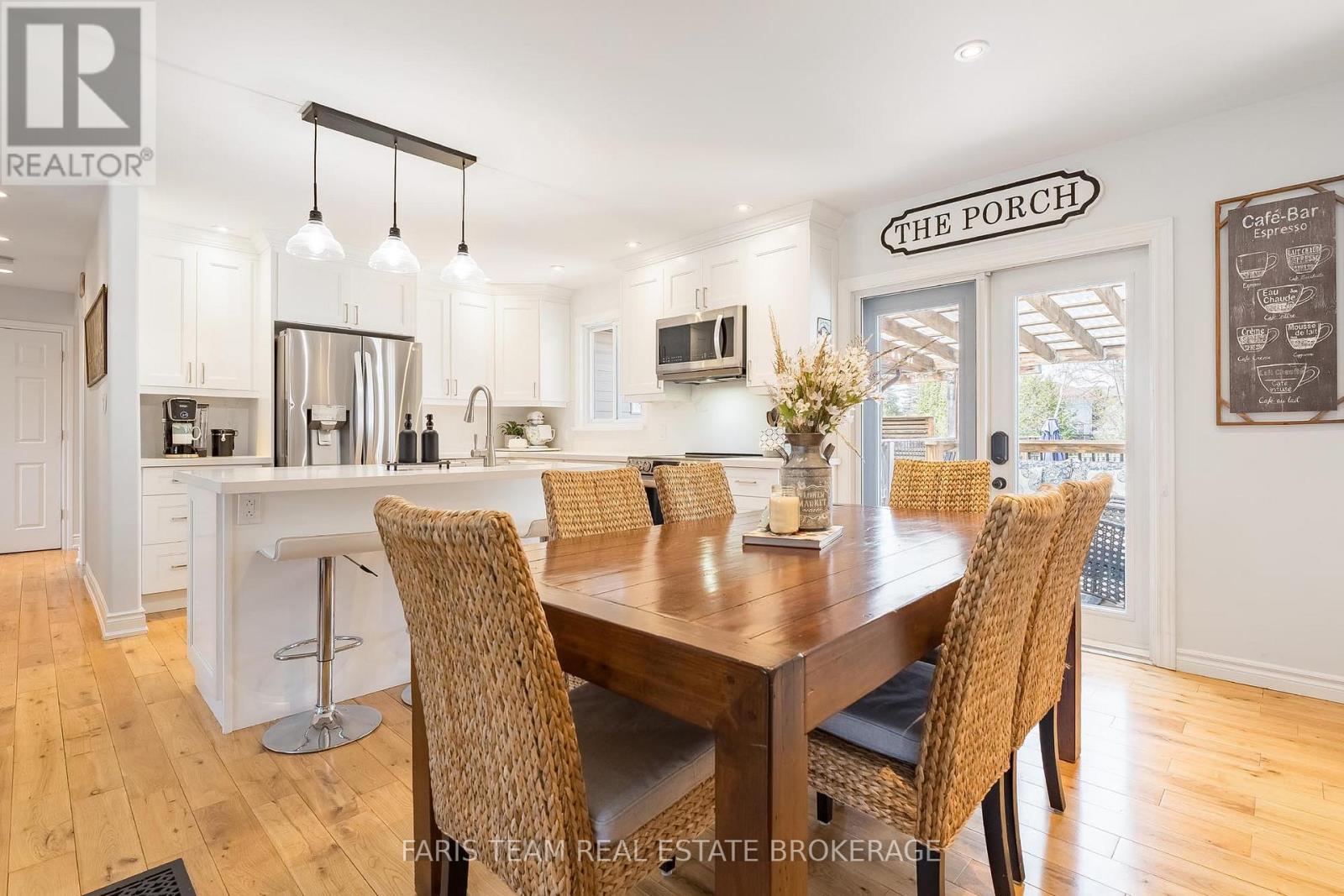 730 TRINITY STREET - 9