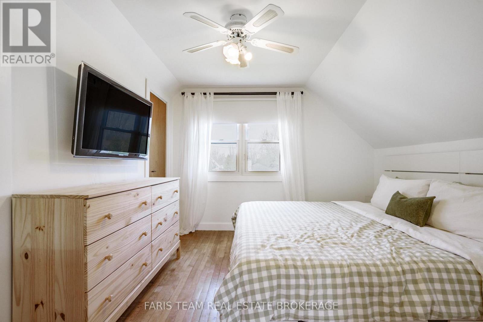 407 BAYVIEW PARKWAY - 15