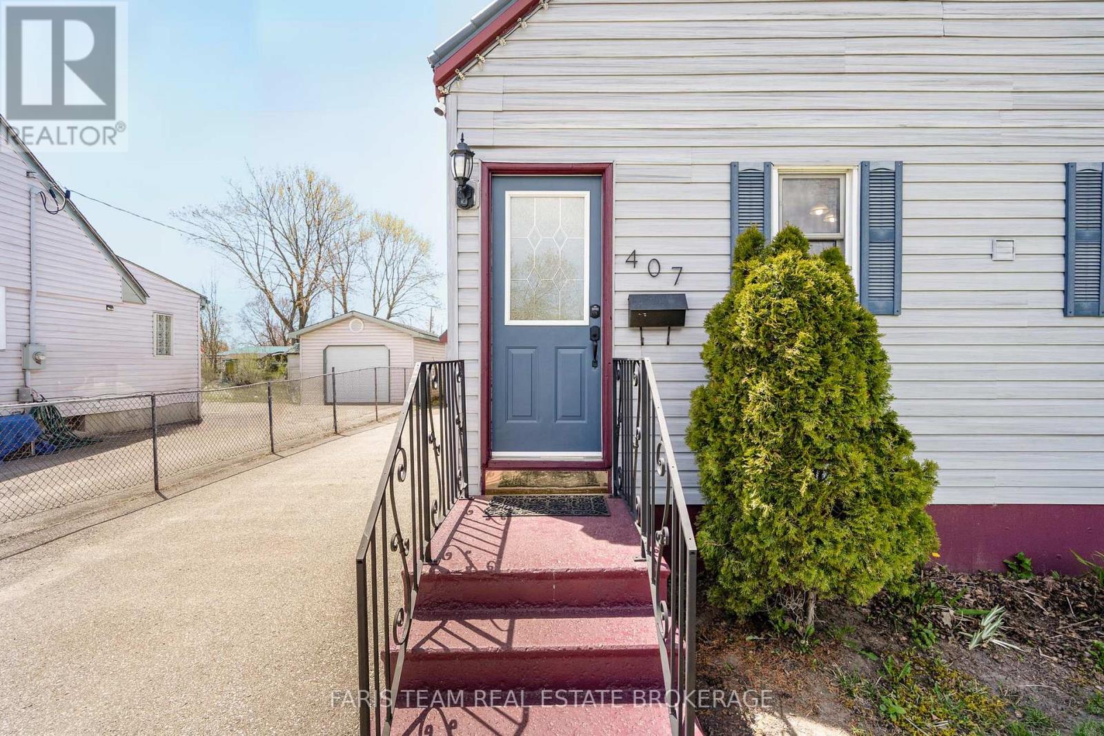 407 BAYVIEW PARKWAY - 3