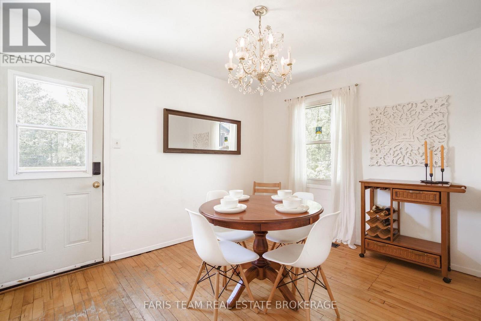 407 BAYVIEW PARKWAY - 8
