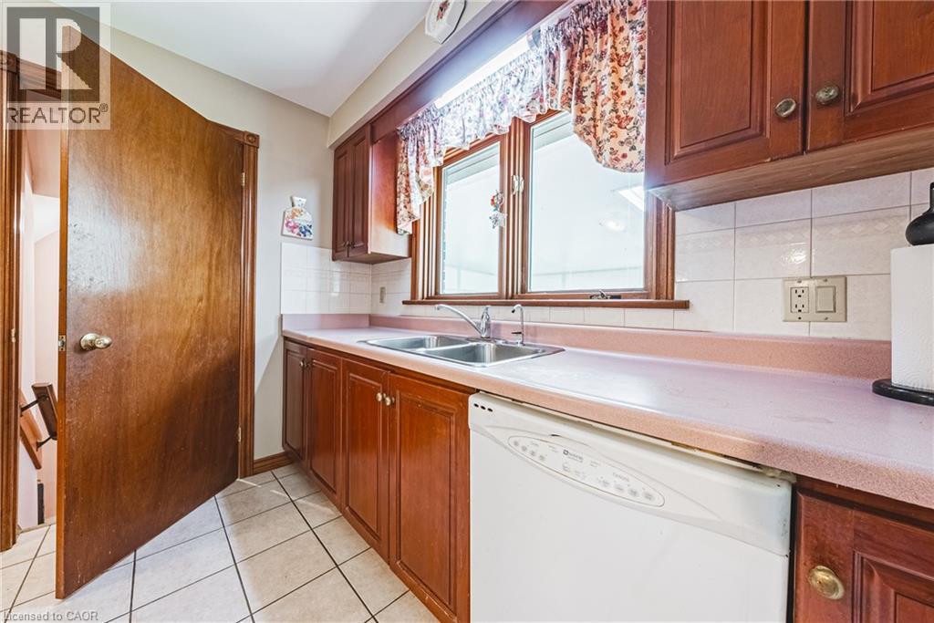2218 GHENT Avenue, Burlington, Ontario, L7R1Y7 — Photo 10