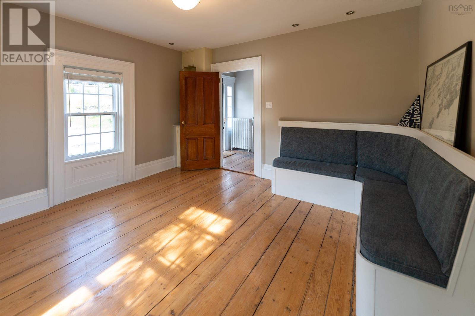 Property 21 of 38 of 44 Montague Street