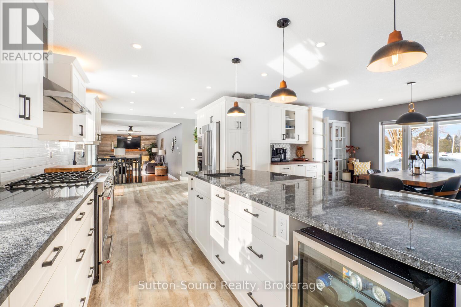 35 PINE TREE DRIVE - 19