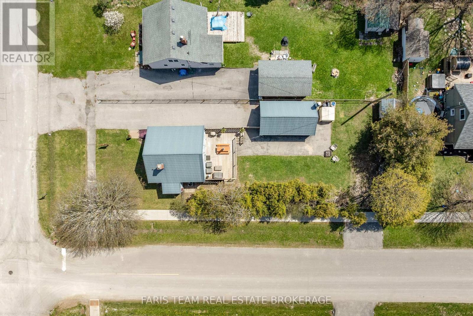 407 BAYVIEW PARKWAY - 33