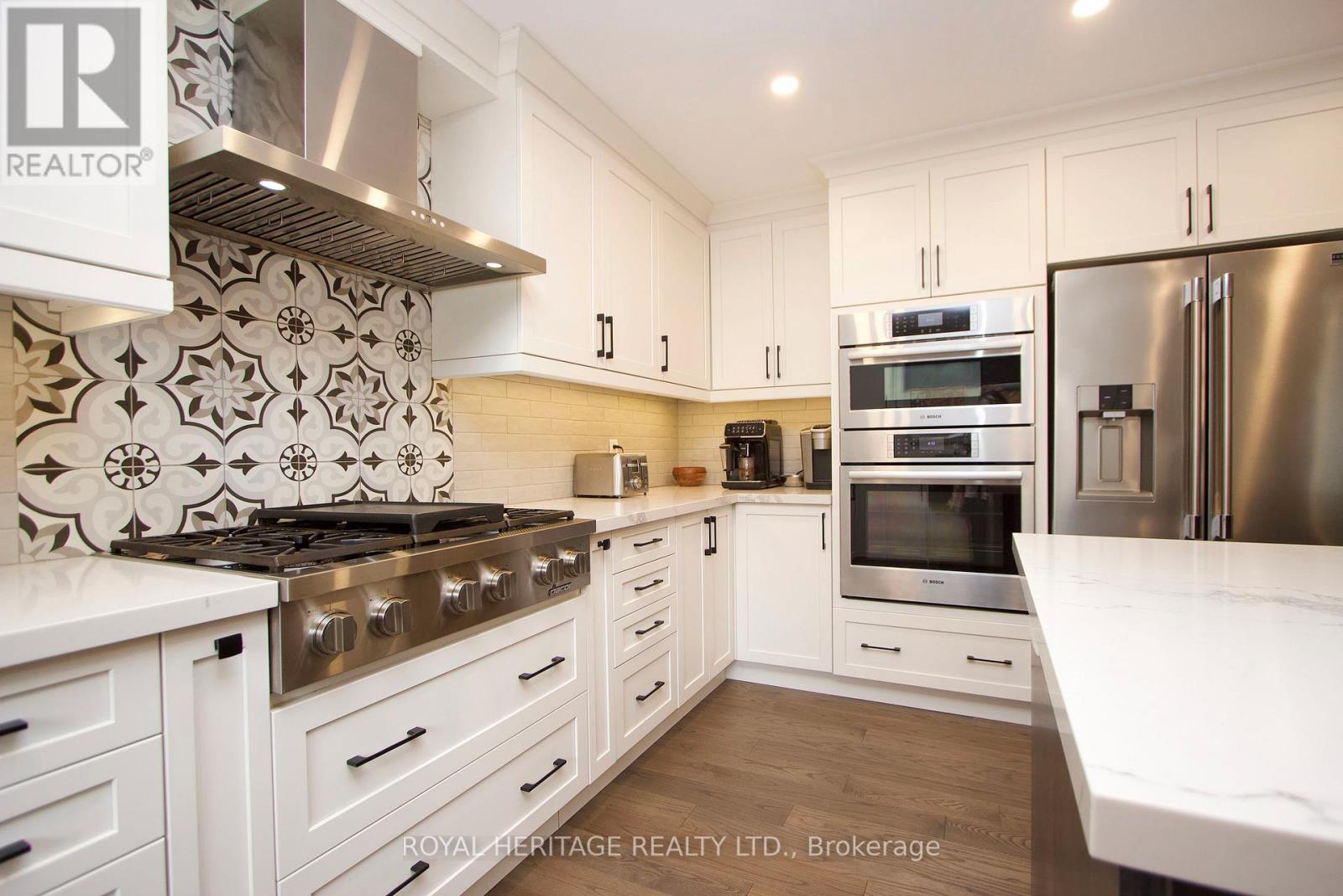 27 CLOVELLY DRIVE - 13