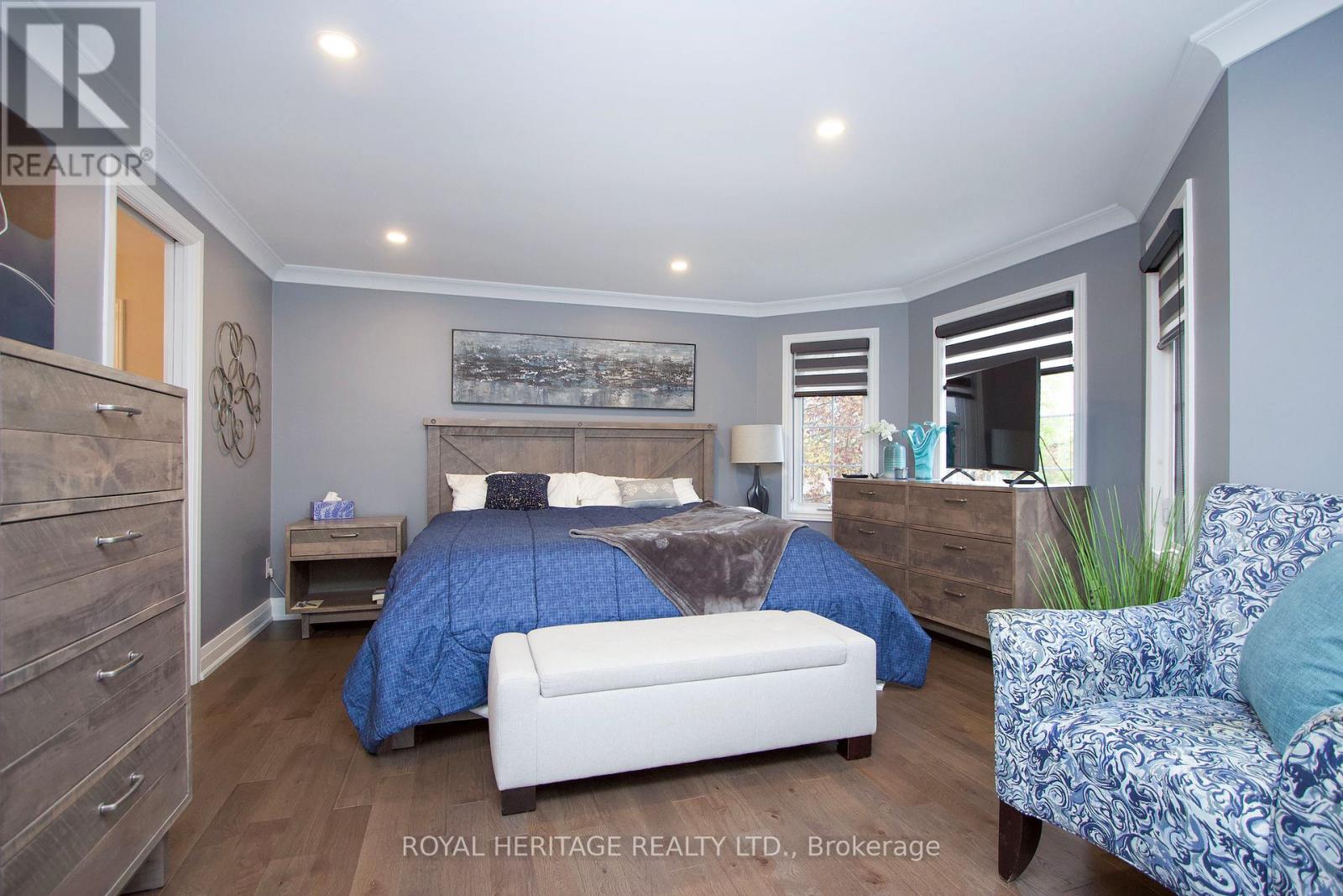 27 CLOVELLY DRIVE - 21
