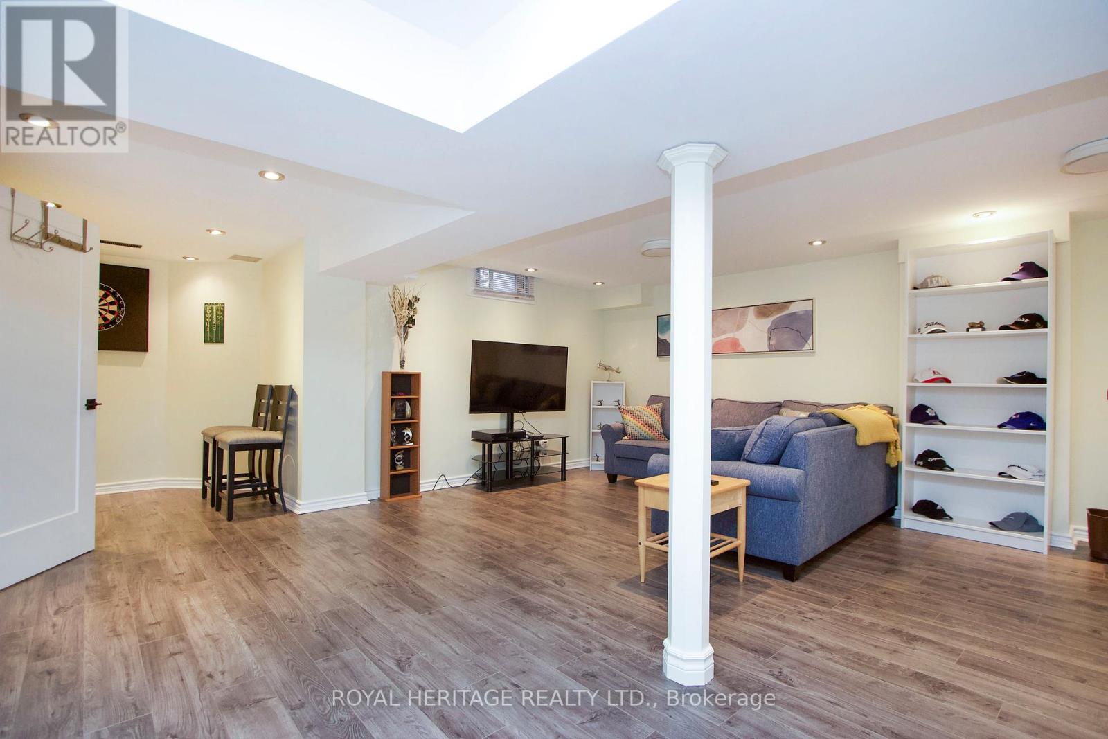27 CLOVELLY DRIVE - 28