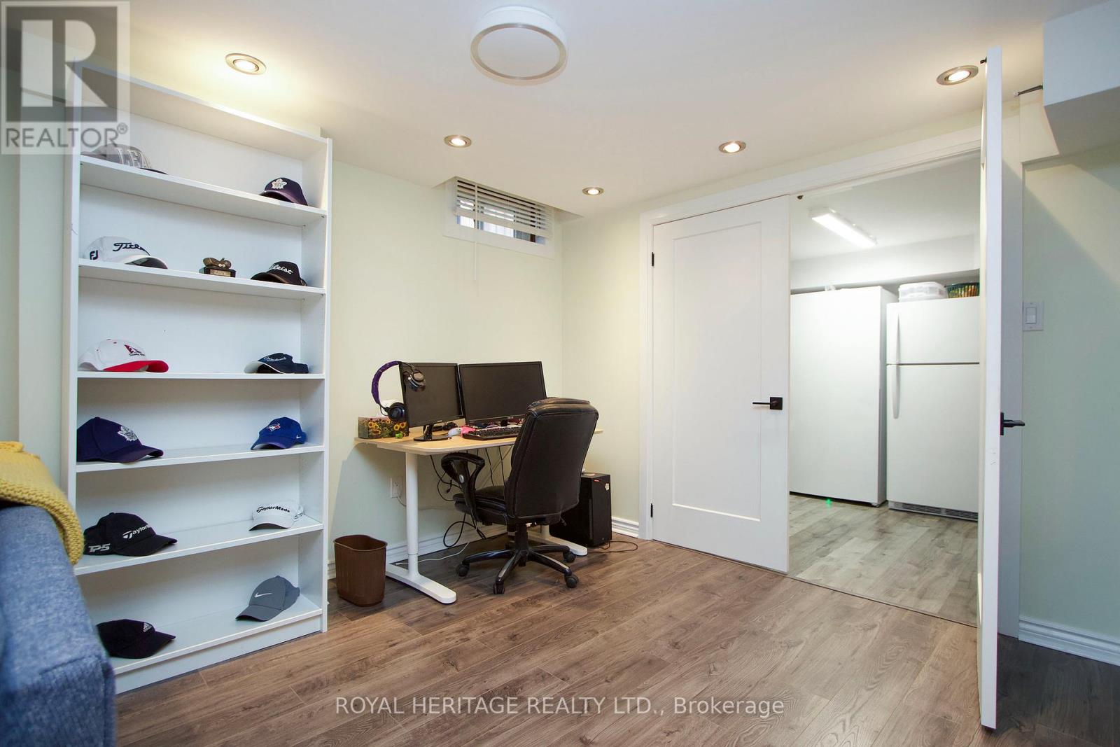 27 CLOVELLY DRIVE - 30