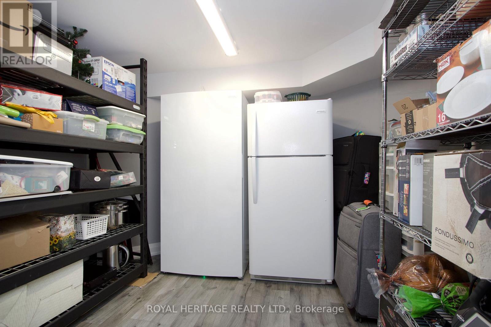 27 CLOVELLY DRIVE - 31