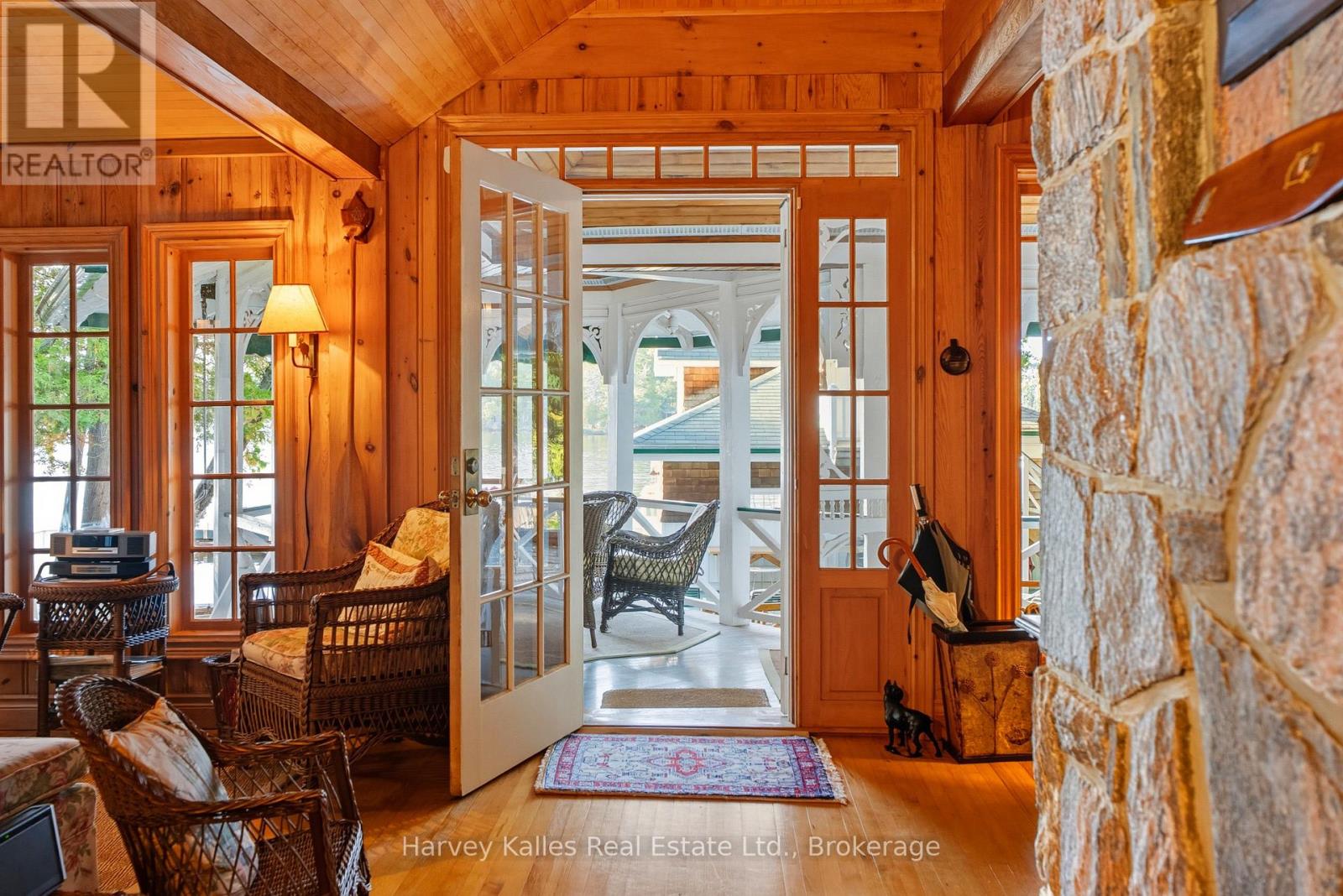 #22 1052 LONGHURST ROAD - 13