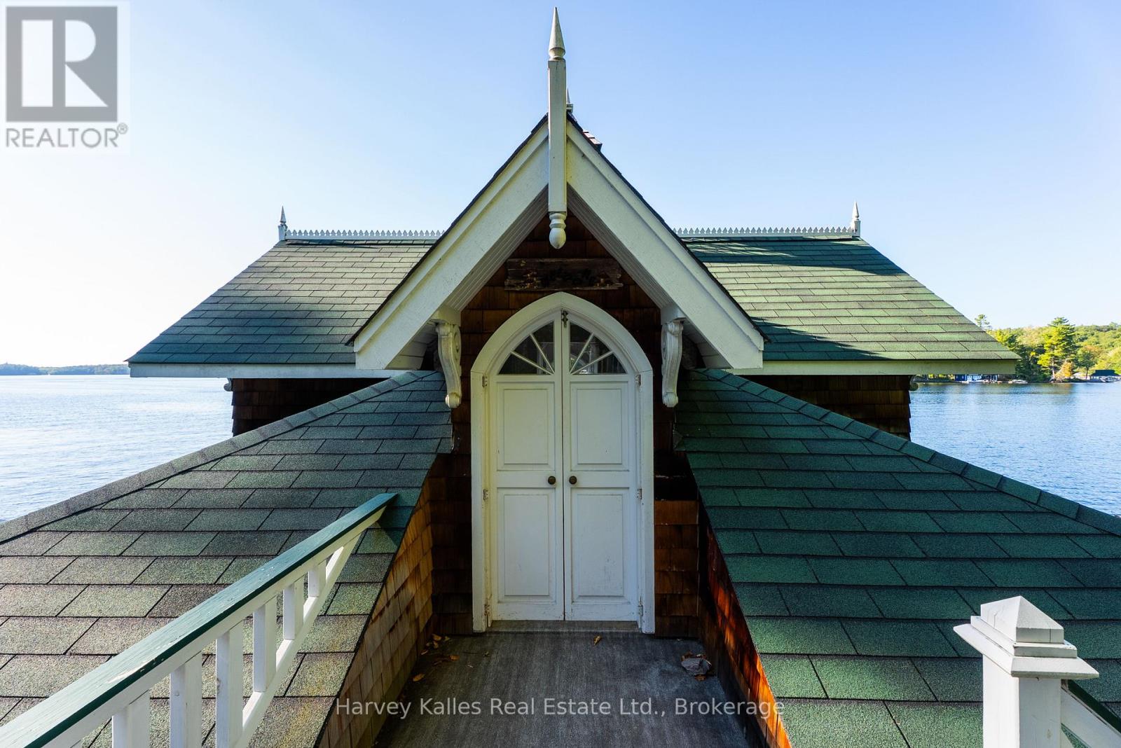 #22 1052 LONGHURST ROAD - 36