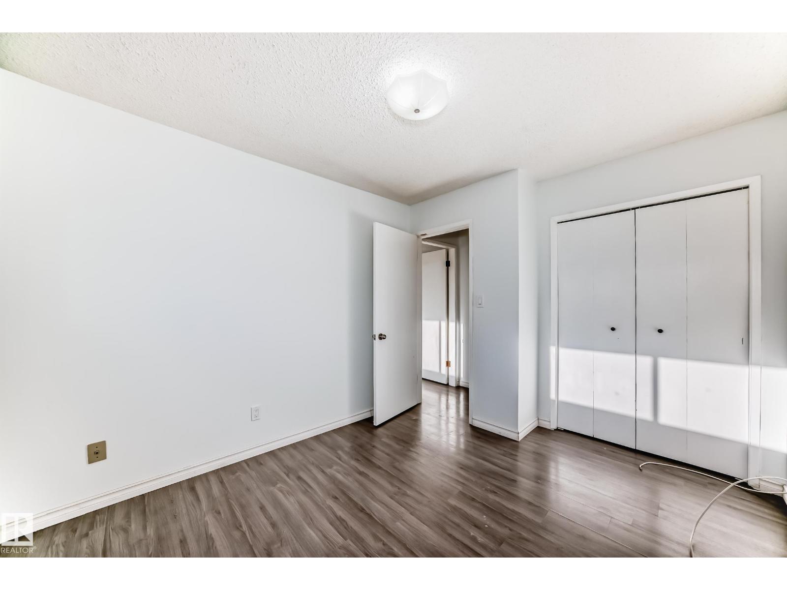 9623/9625 73 AV NW NW - 22