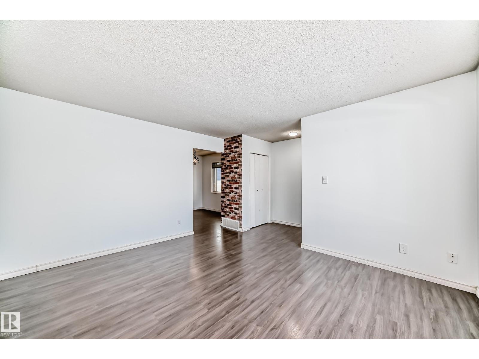 9623/9625 73 AV NW NW - 11