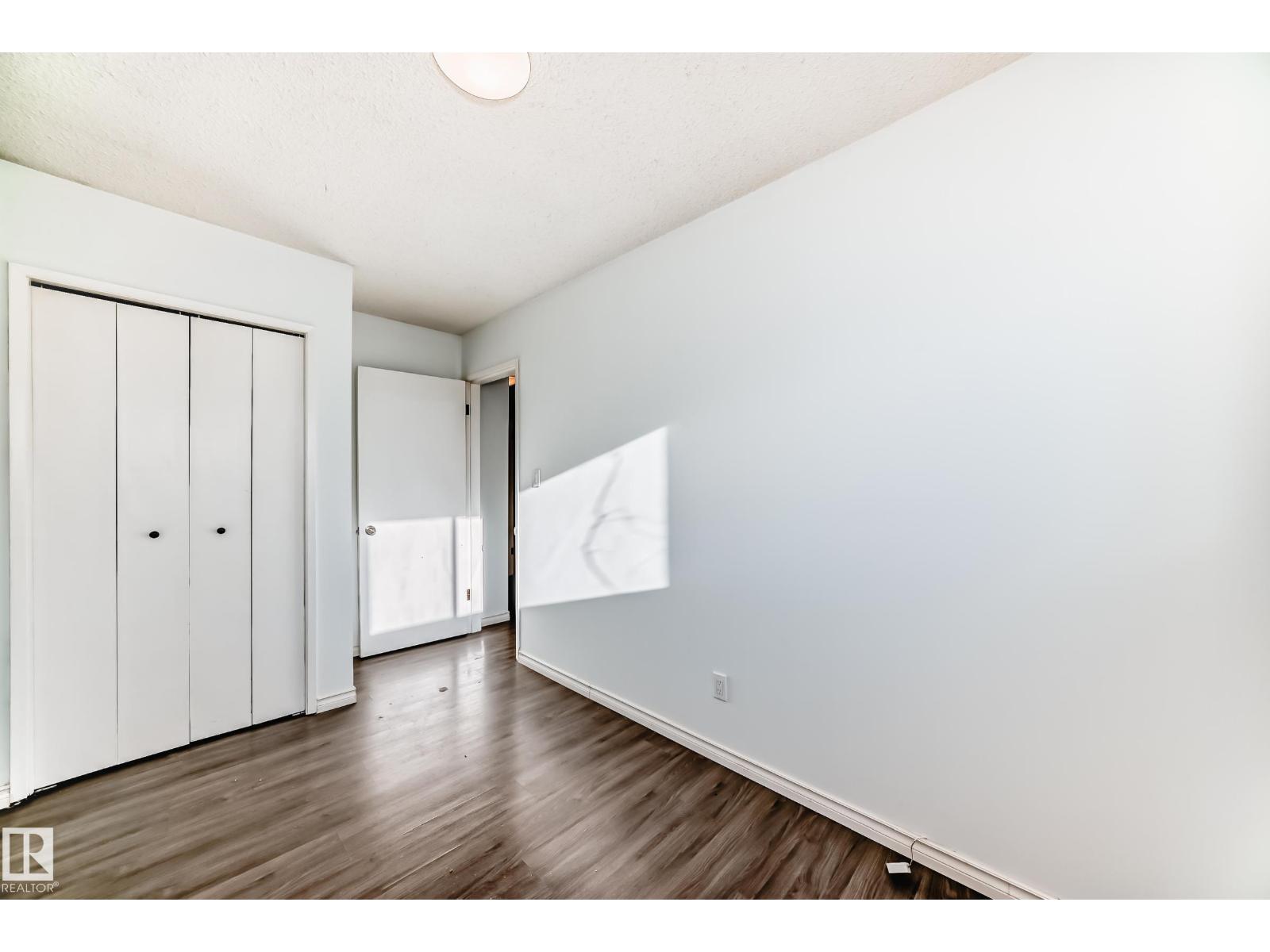 9623/9625 73 AV NW NW - 25