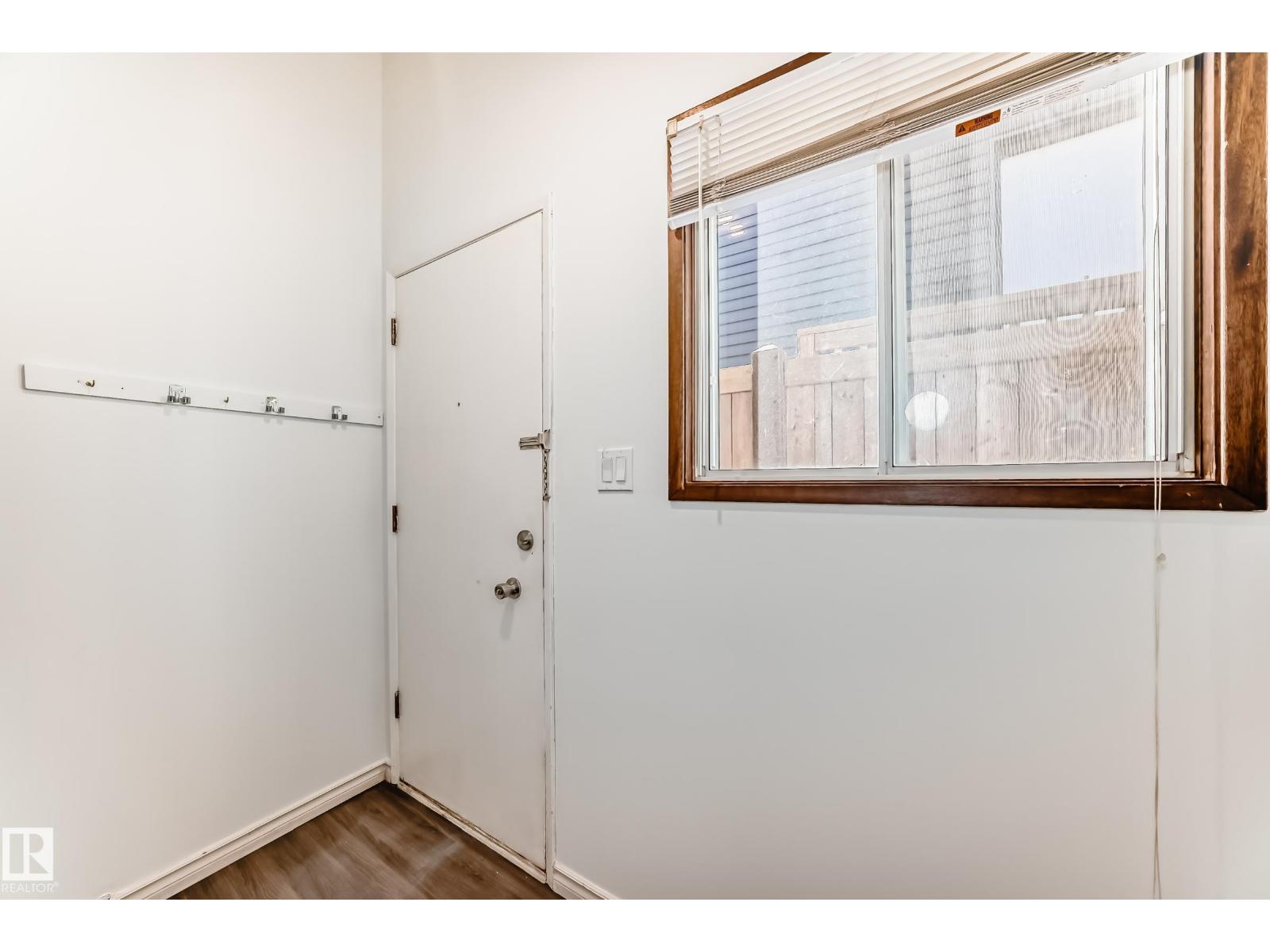 9623/9625 73 AV NW NW - 31