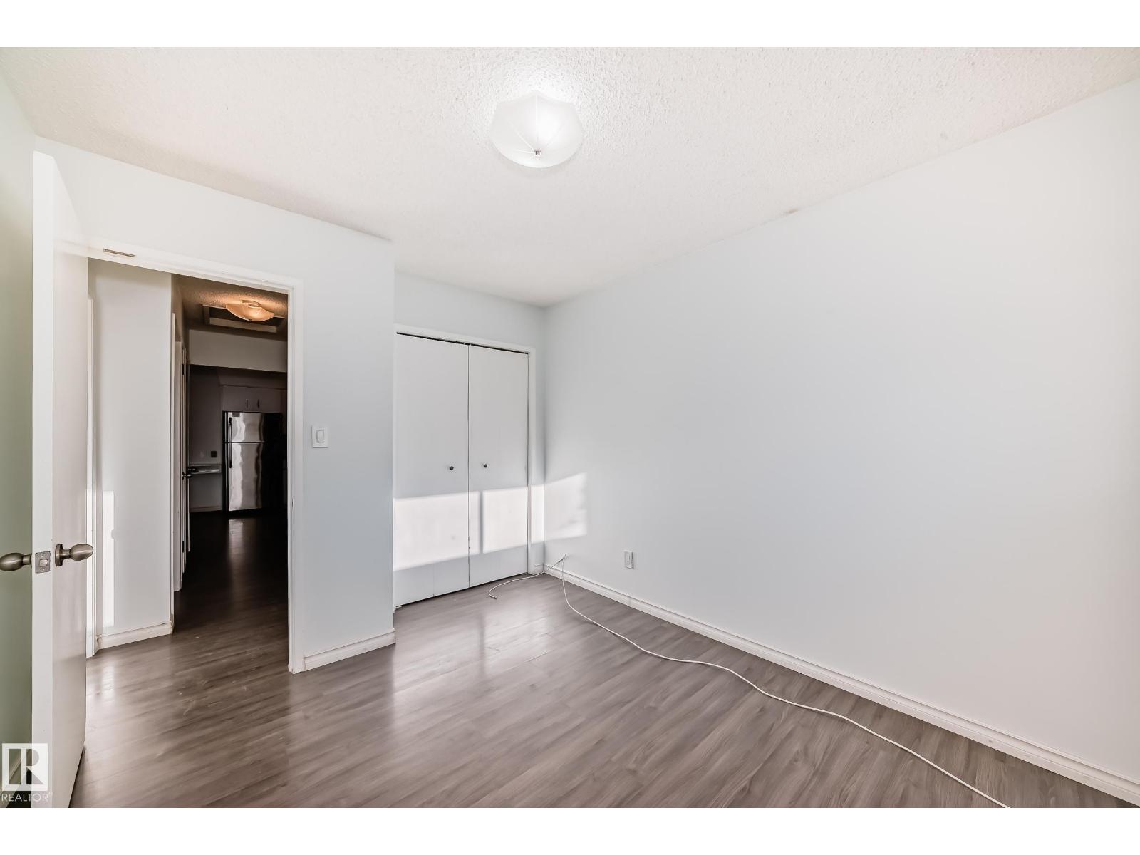 9623/9625 73 AV NW NW - 21