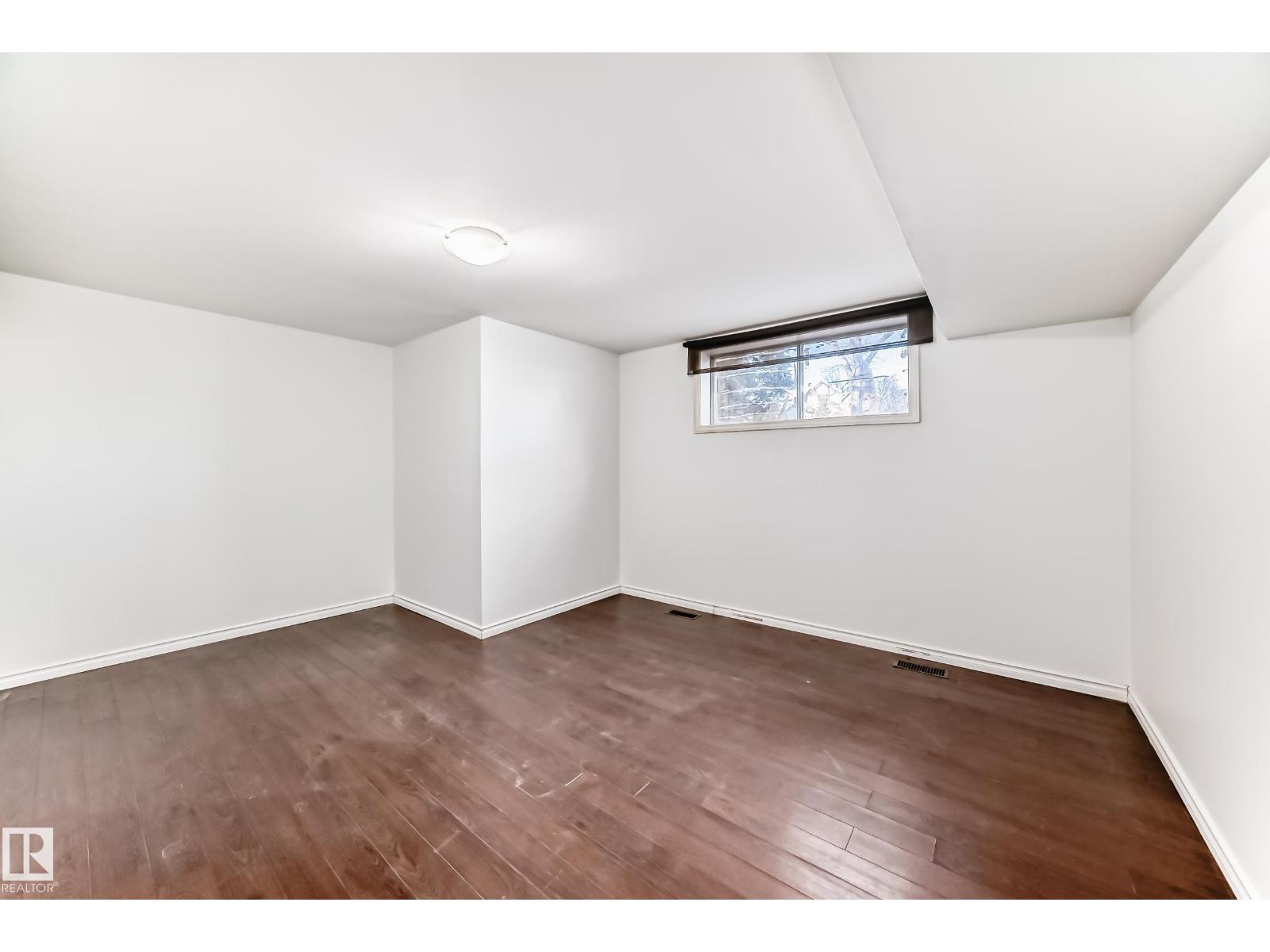 9623/9625 73 AV NW NW - 34