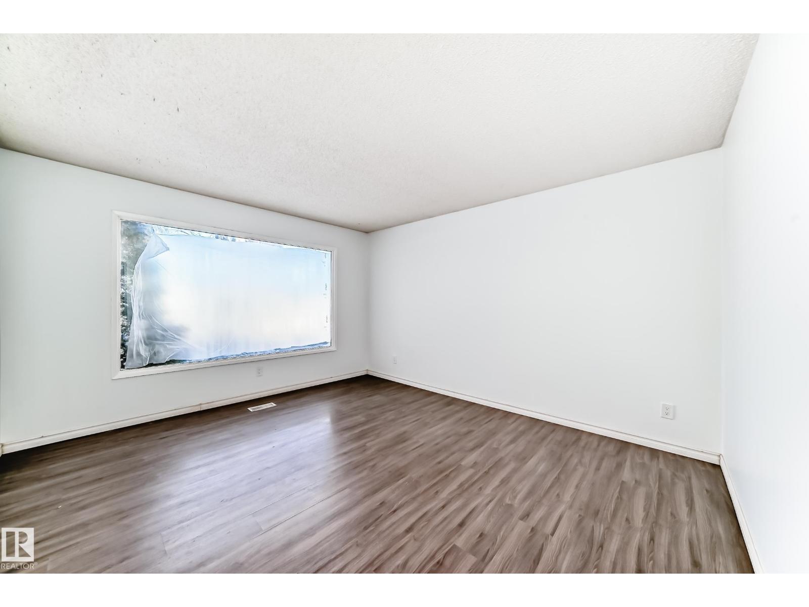 9623/9625 73 AV NW NW - 9