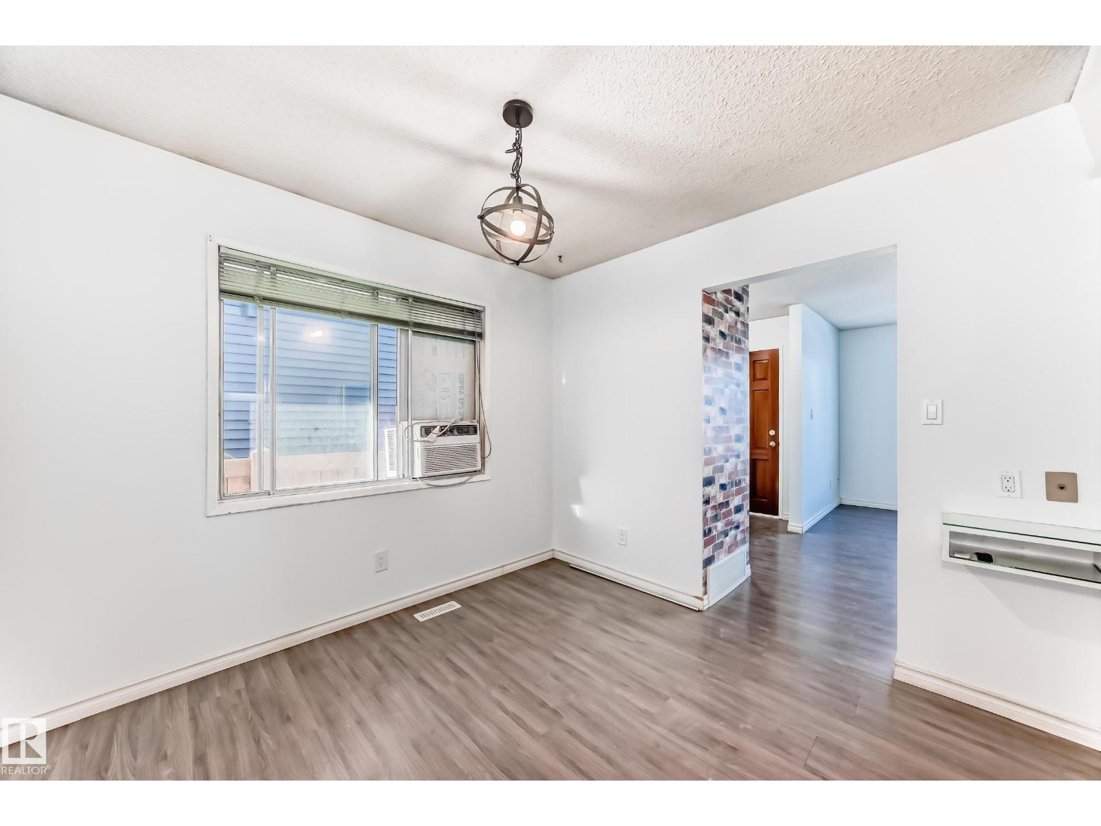 9623/9625 73 AV NW NW - 19