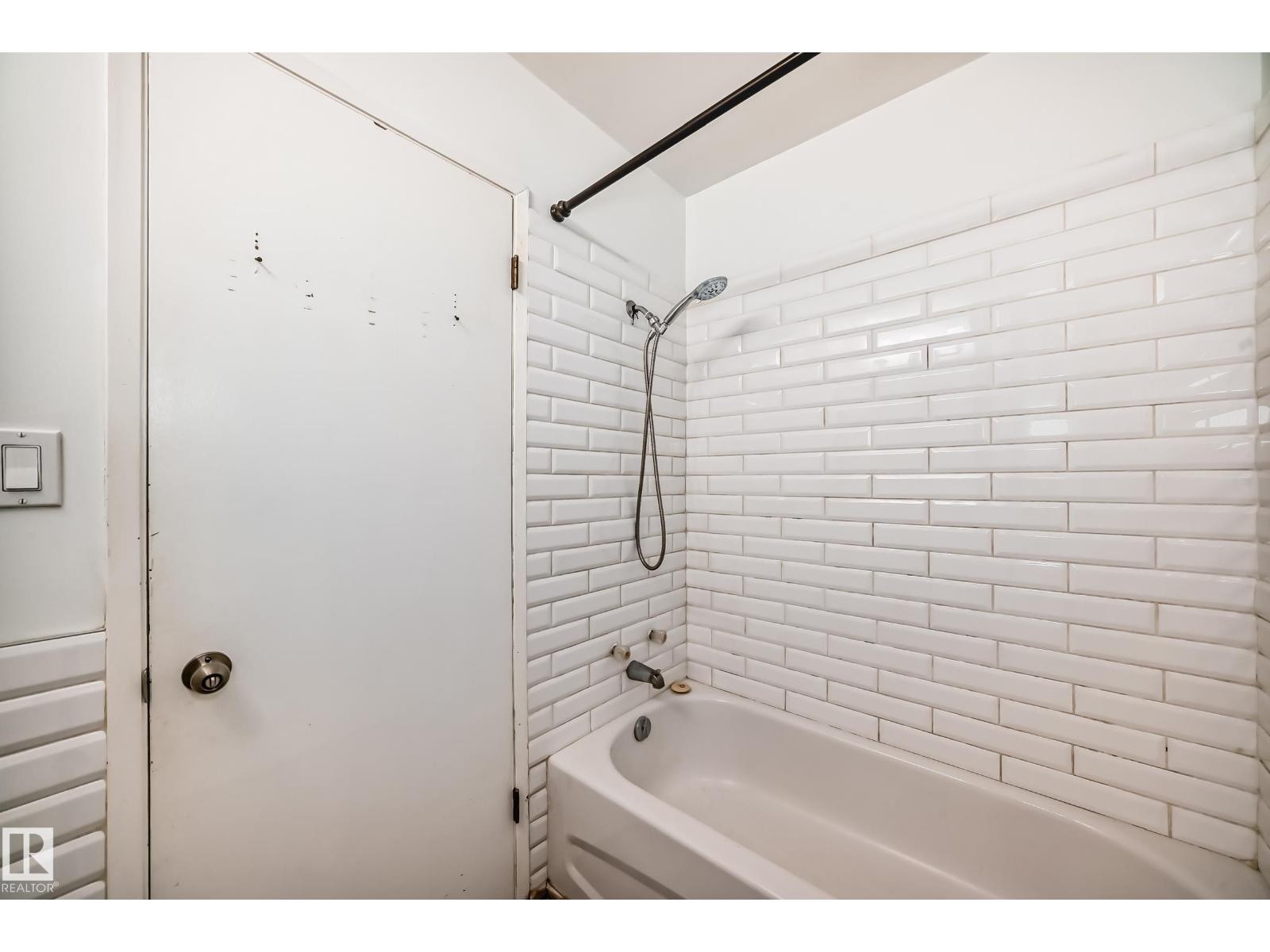 9623/9625 73 AV NW NW - 27
