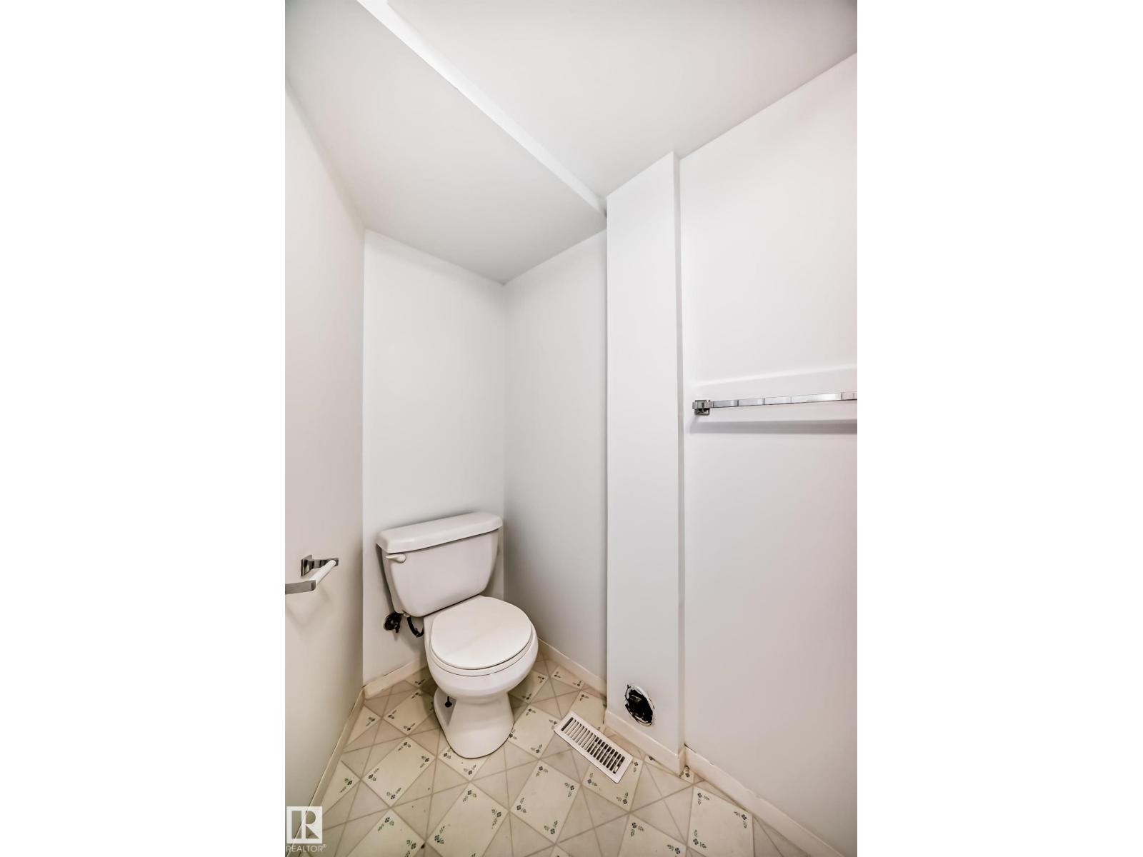 9623/9625 73 AV NW NW - 47