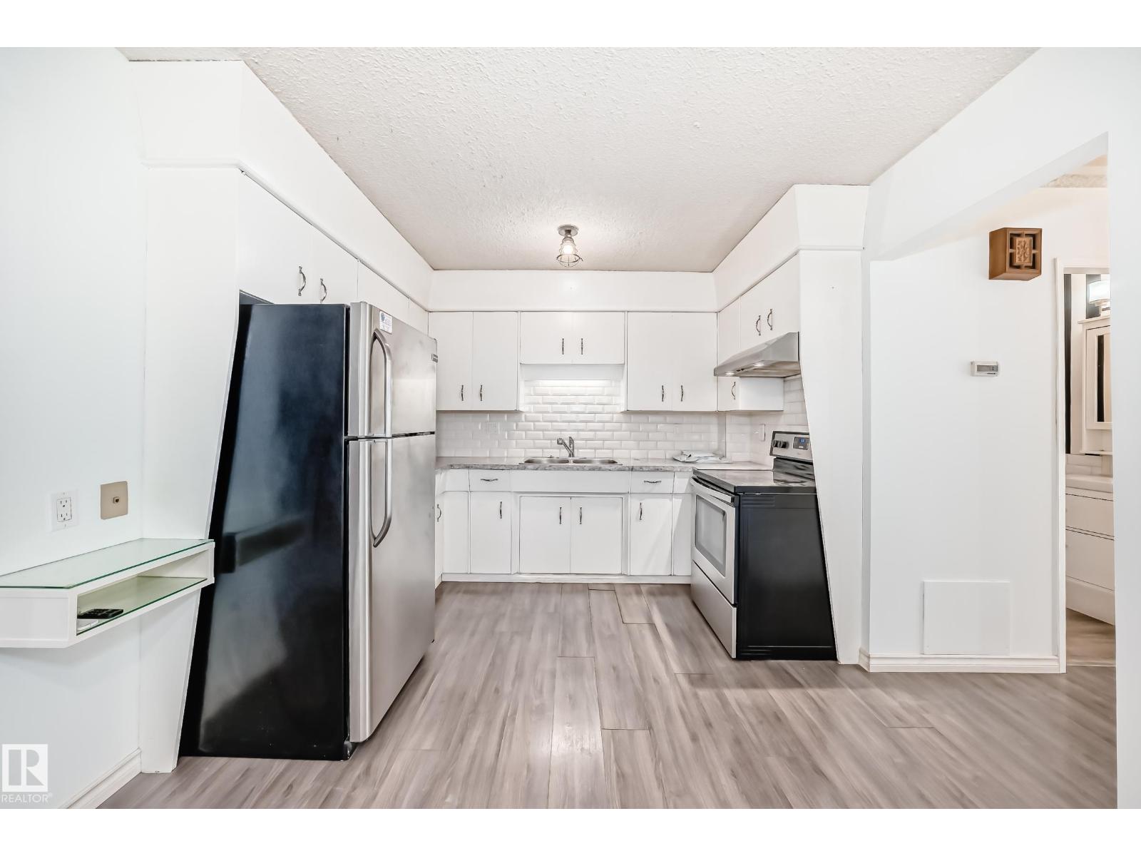 9623/9625 73 AV NW NW - 13