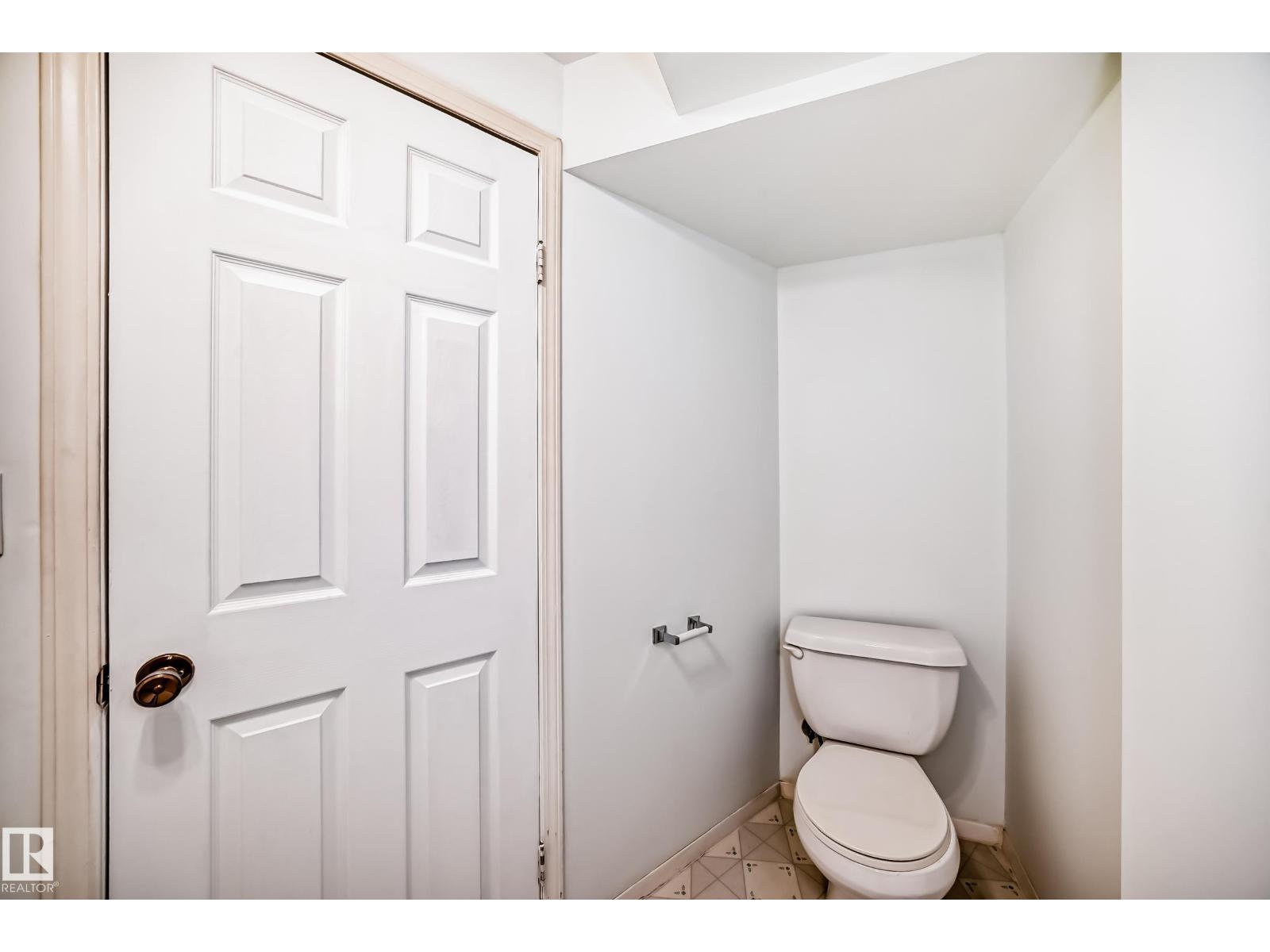 9623/9625 73 AV NW NW - 46