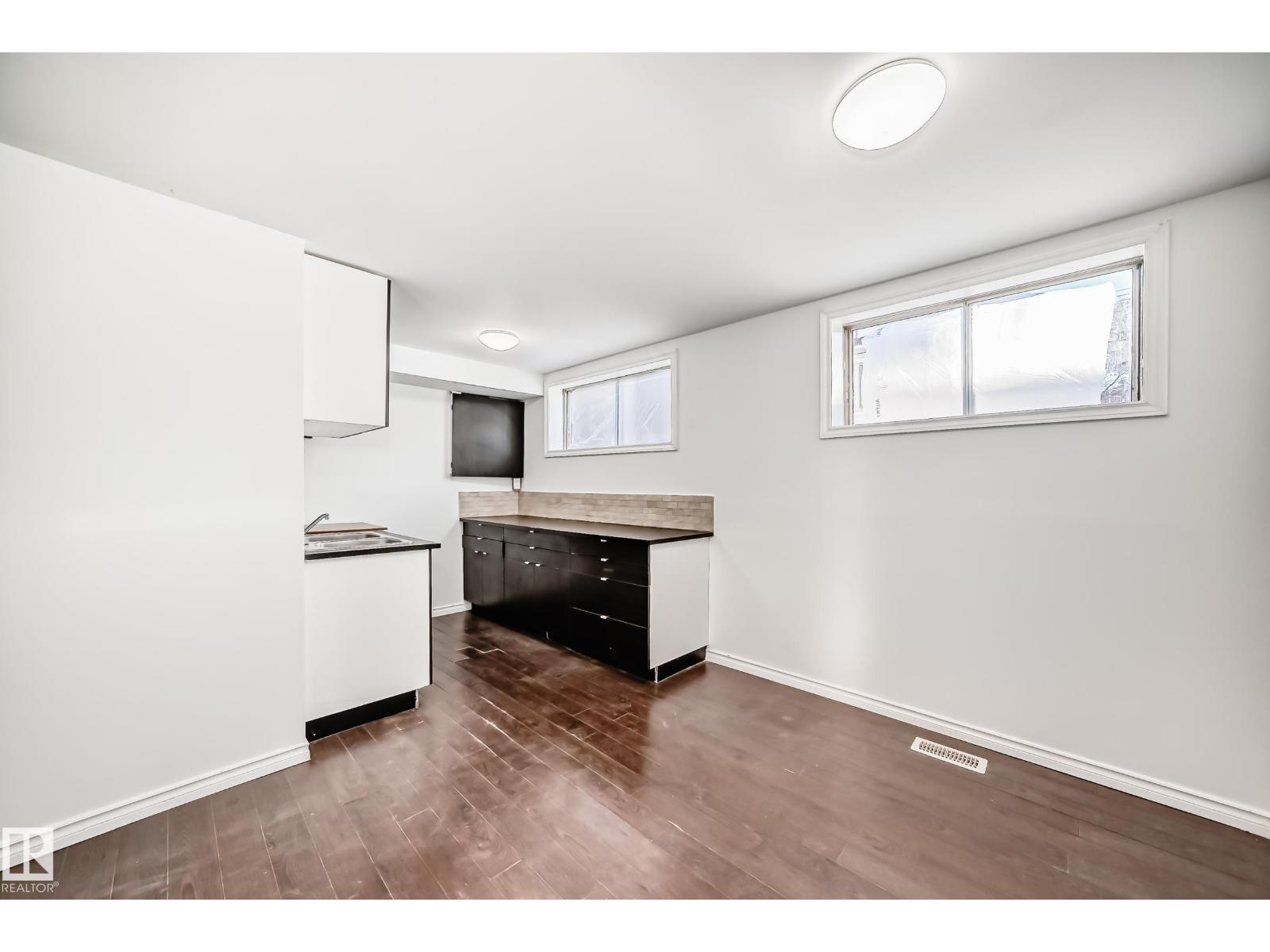 9623/9625 73 AV NW NW - 41