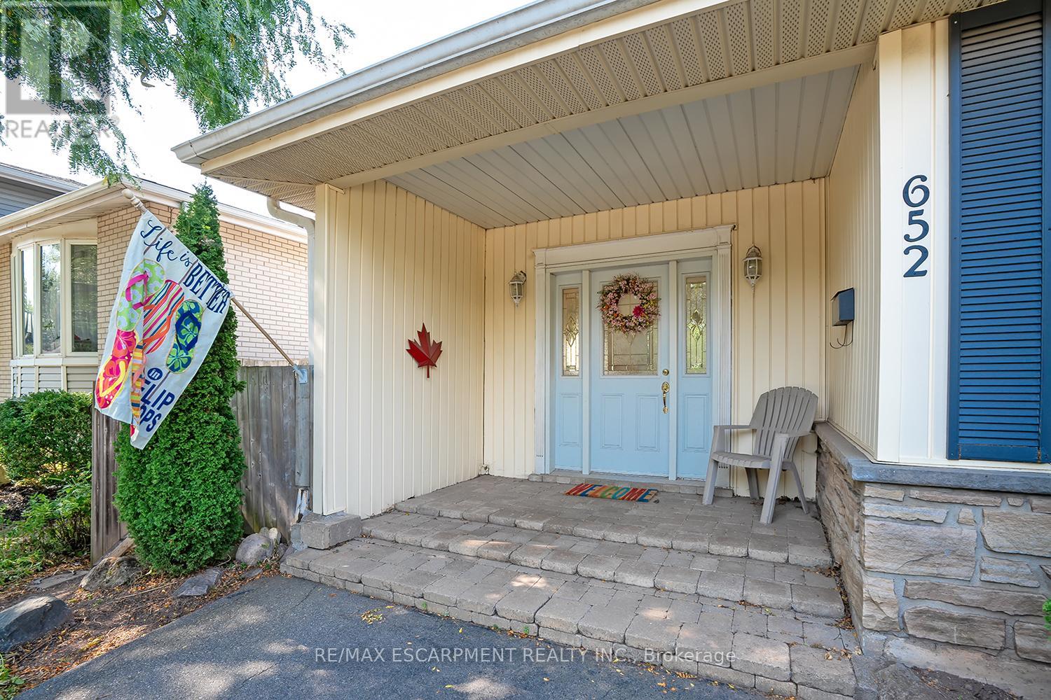 652 ARDLEIGH CRESCENT - 3