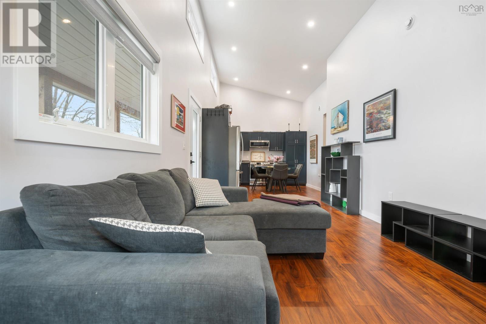 Property 23 of 48 of 14 Dawson Street