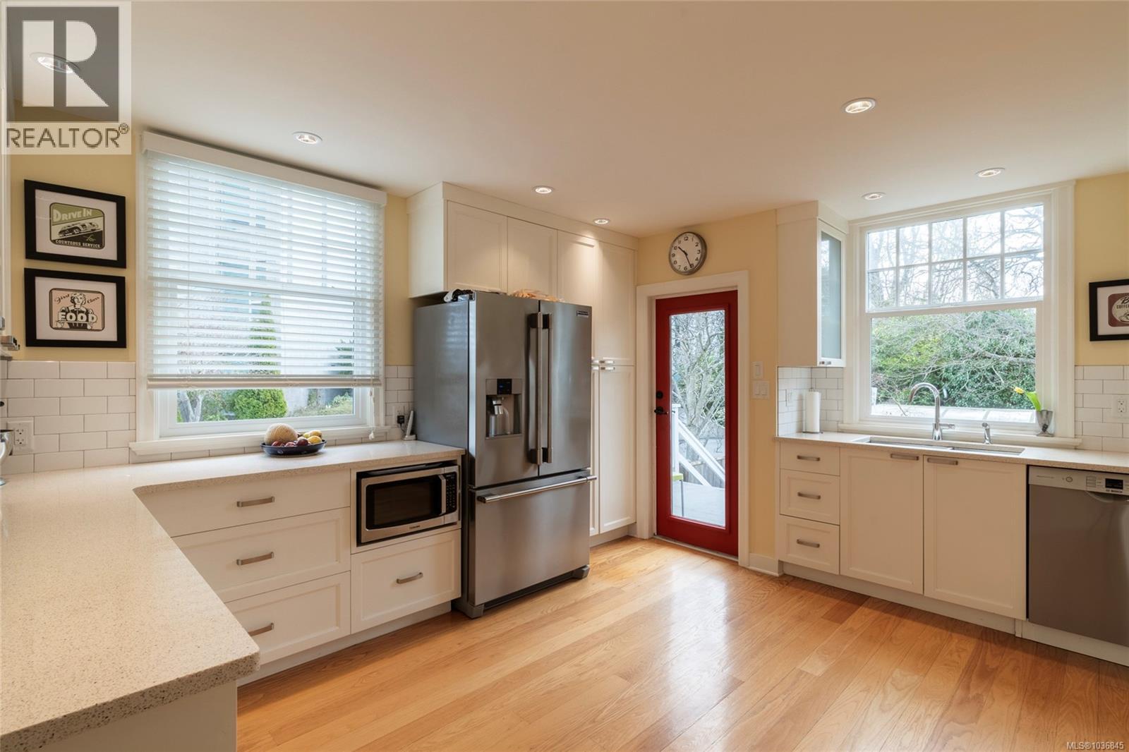  2663 Orchard Avenue, Oak Bay