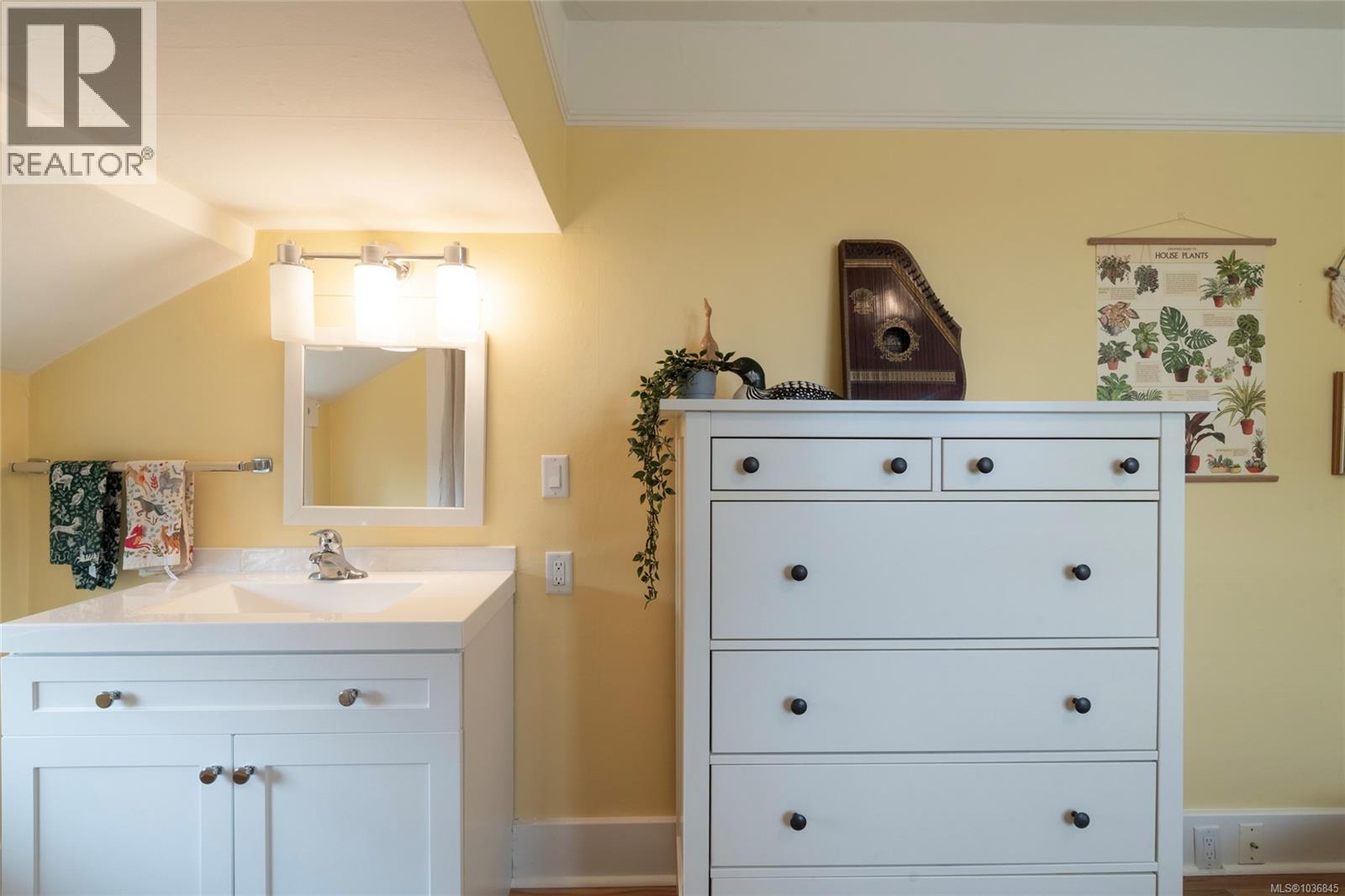  2663 Orchard Avenue, Oak Bay