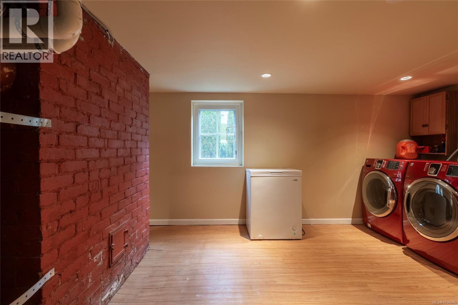  2663 Orchard Avenue, Oak Bay