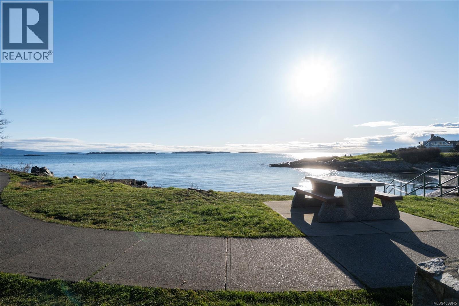  2663 Orchard Avenue, Oak Bay