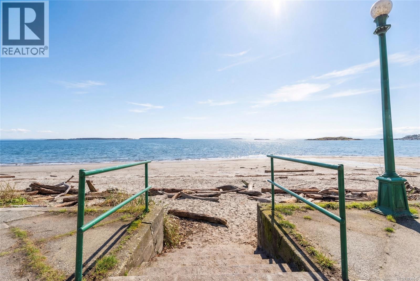 2663 Orchard Avenue, Oak Bay