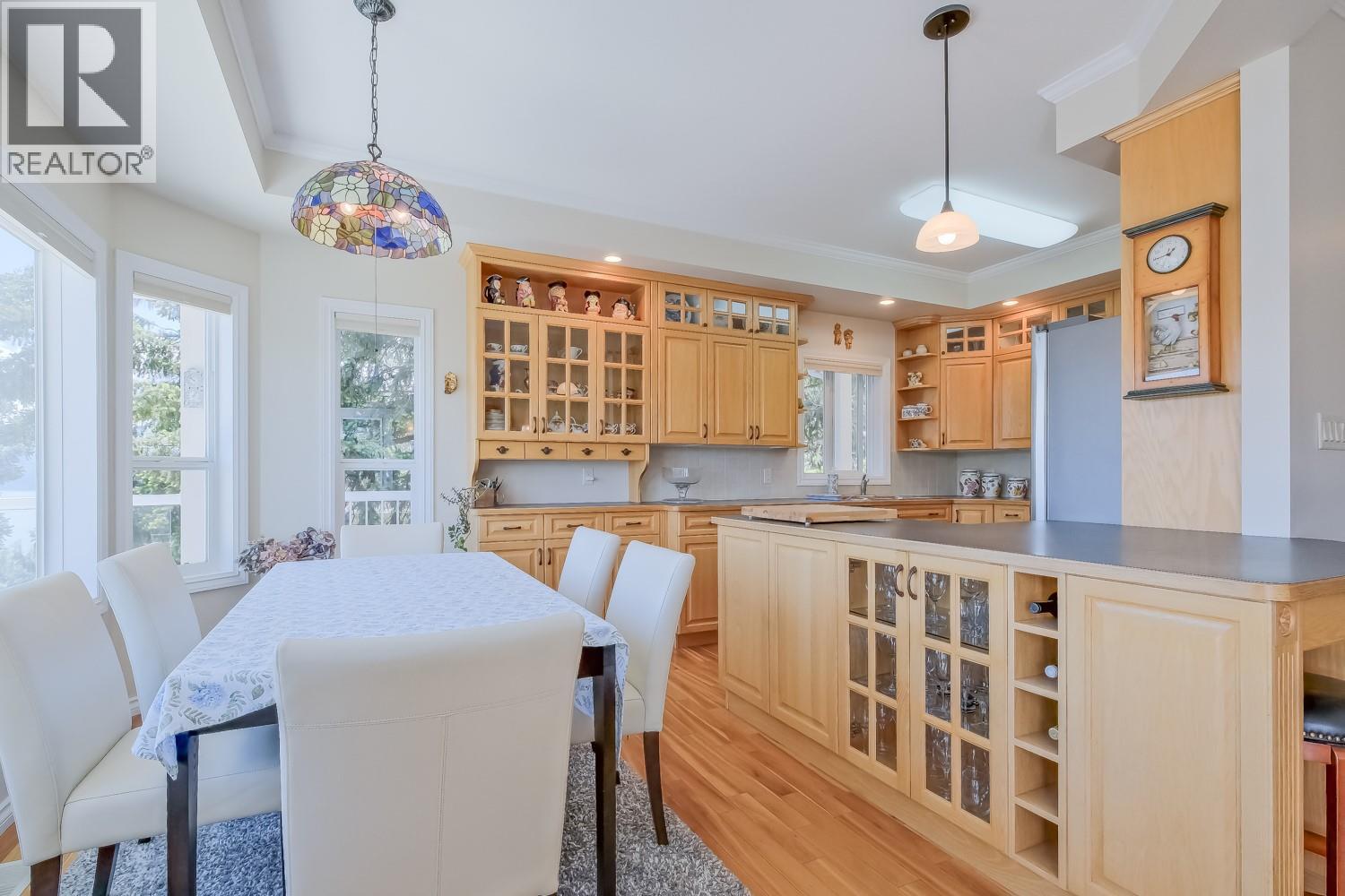 10309 Columbia Way - 12