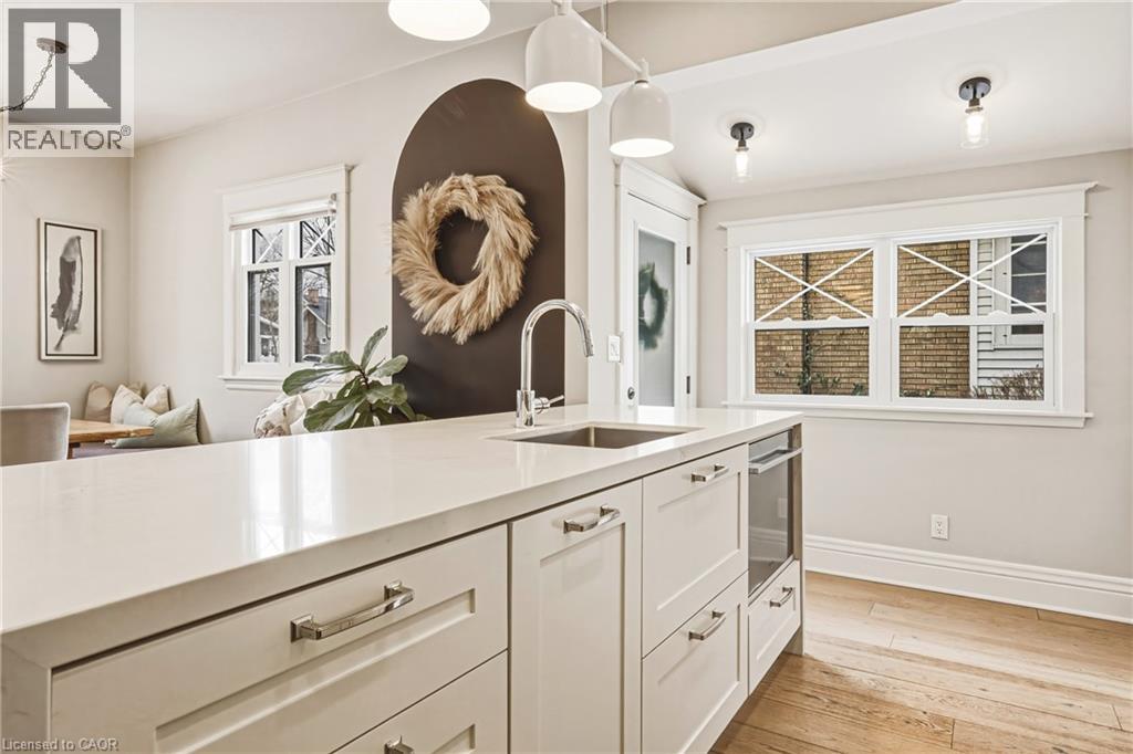 6 NELLES Boulevard - 10