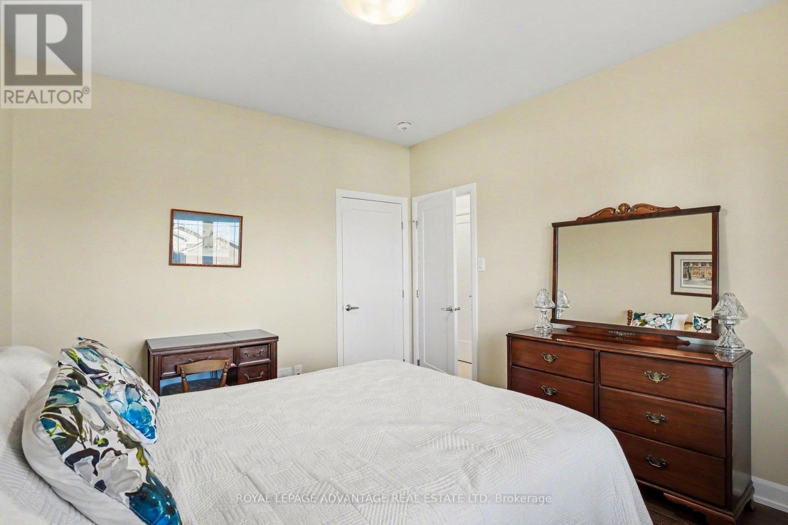 23 SENATORS GATE DRIVE - 19