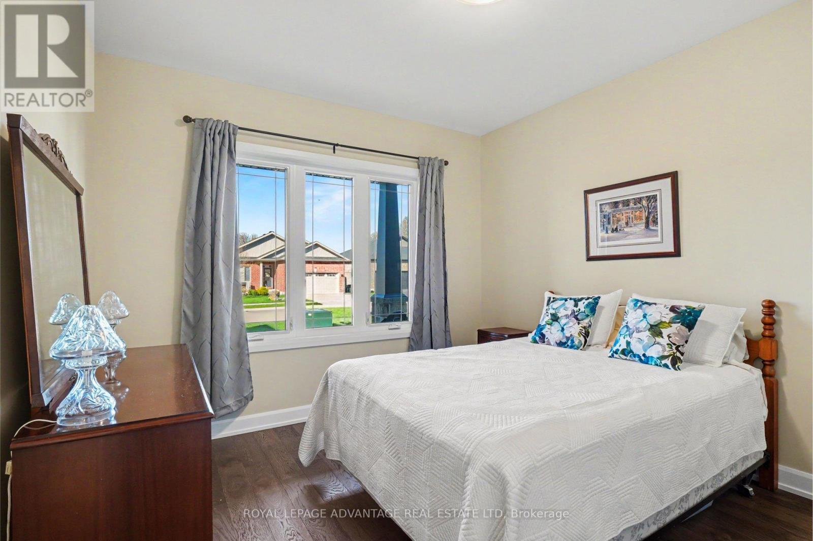 23 SENATORS GATE DRIVE - 20