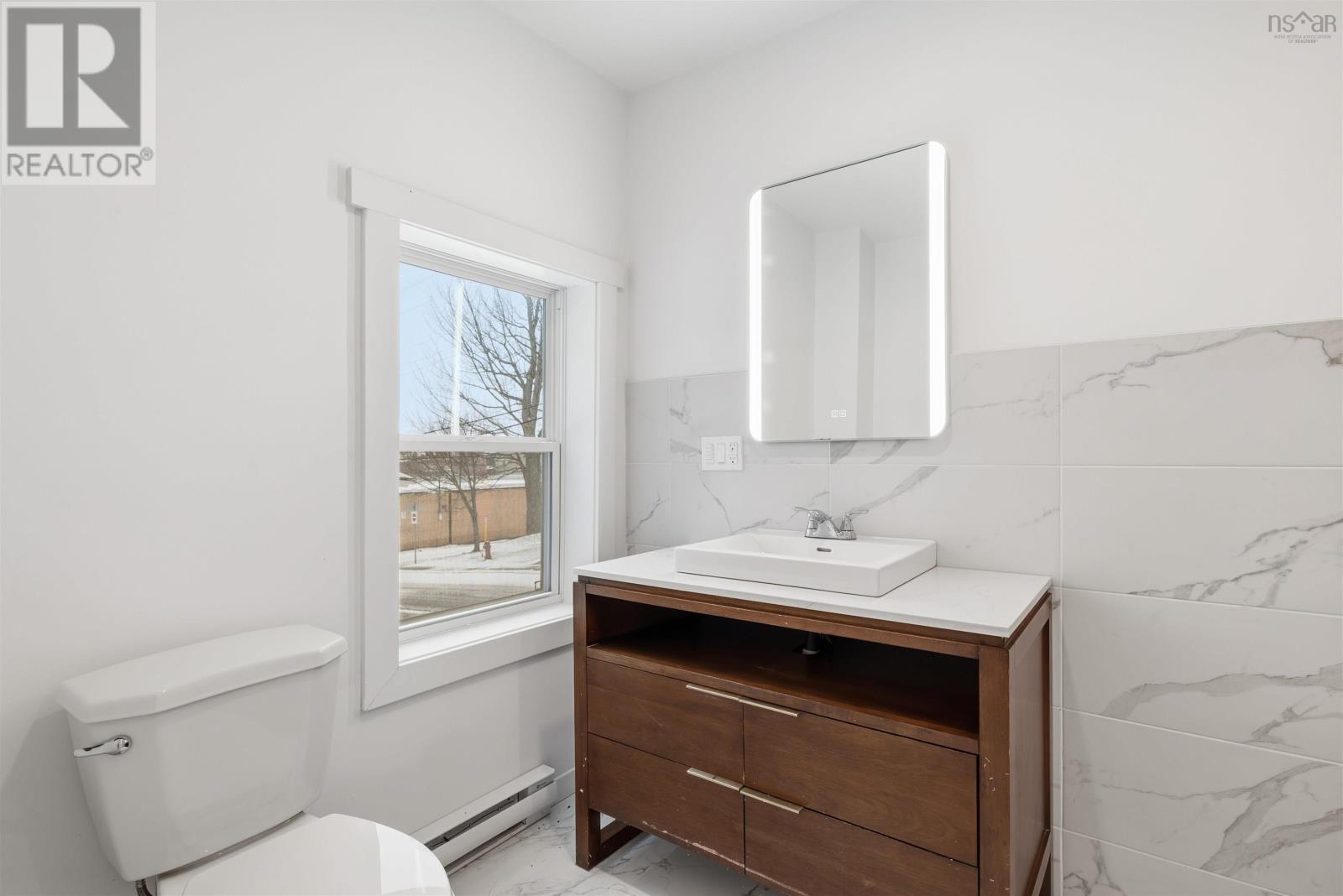 221 MacLean Street - 20