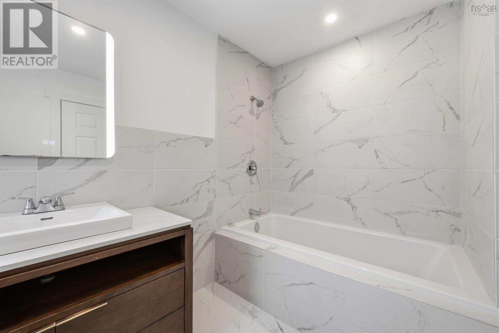 221 MacLean Street - 21