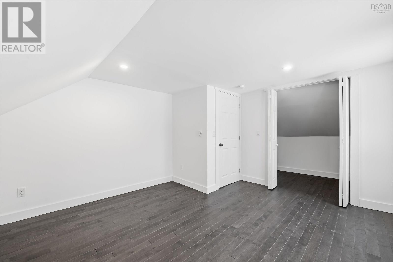Property 29 of 45 of 221 MacLean Street