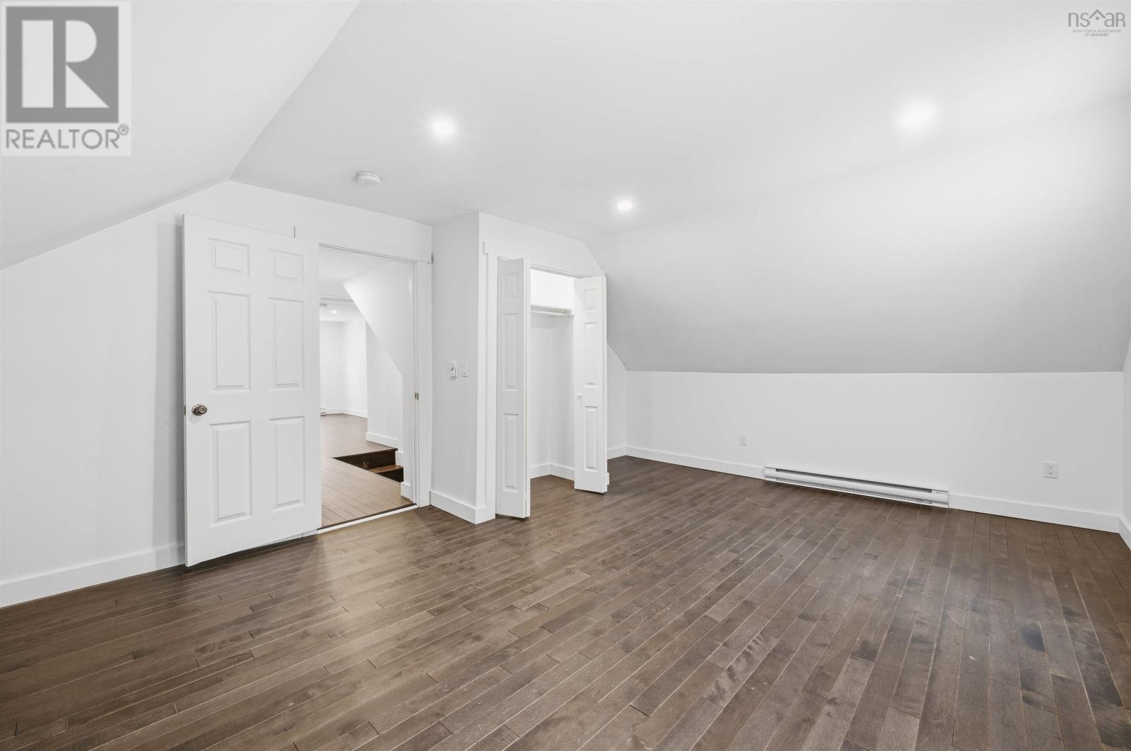 221 MacLean Street - 31