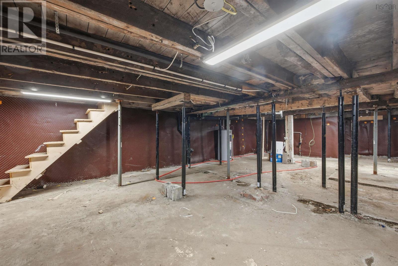 221 MacLean Street - 36